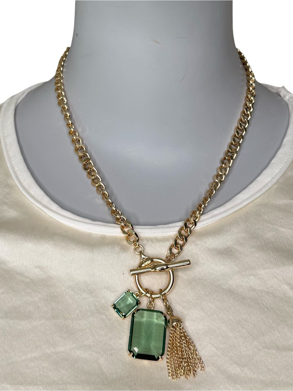 NWT Lauren Ralph Lauren Erinite Green Charm Toggle Necklace Gold Tone 17”